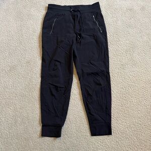 Athleta Women's Trekkie North Black Joggers with Zippered Pockets Size 6
